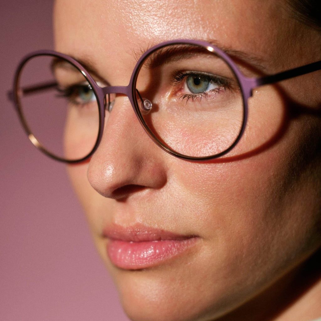 FLEYE_Emilie_1_2_300dpi FLEYE_Emilie_1_2_300dpi